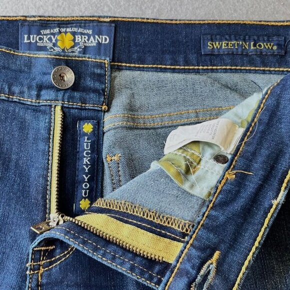 Lucky Brand Women's Jeans Size 8 Ankle Length Flare Leg Dark Wash Leather Patch - Picture 6 of 15